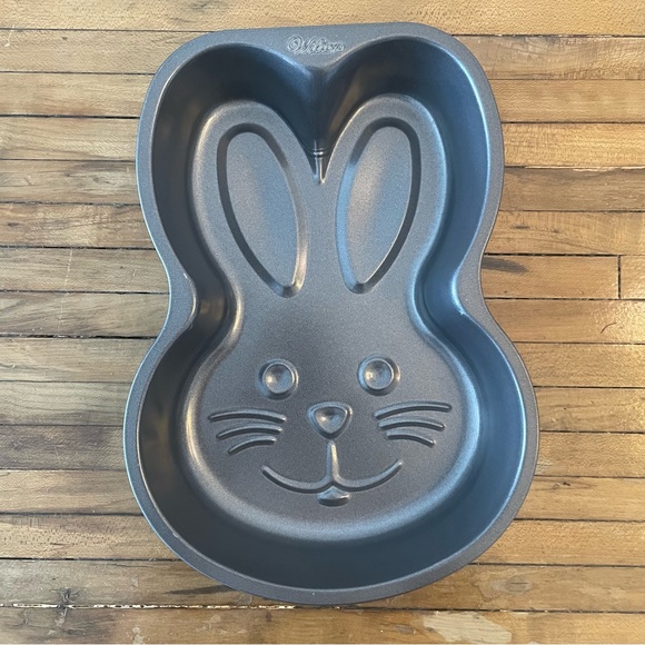 Wilton Bunny Rabbit Non-stick Cake Pan Mold #2105-0651 - Picture 1 of 4